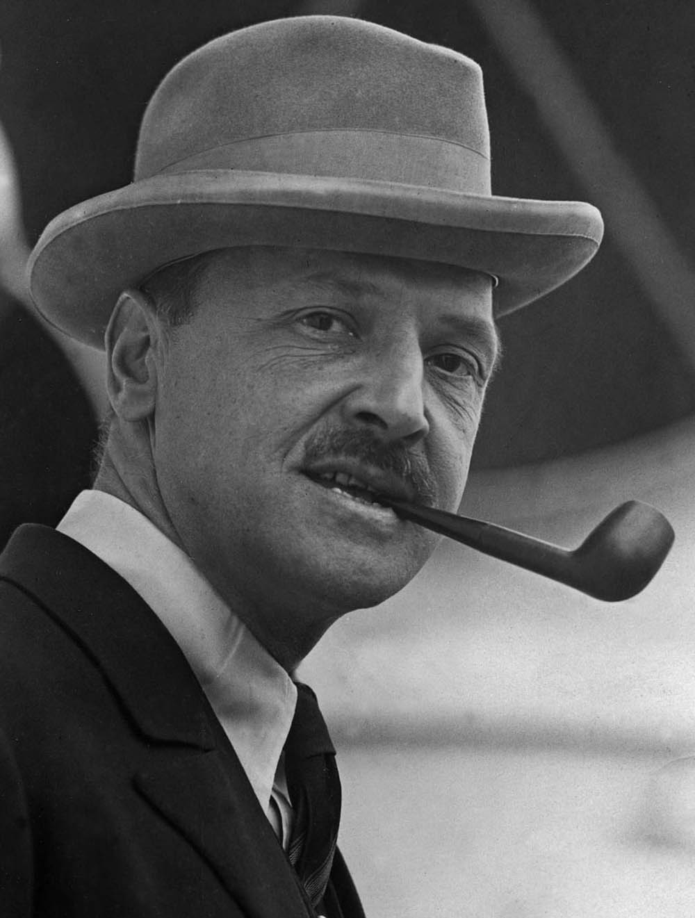 SOMERSET MAUGHAM