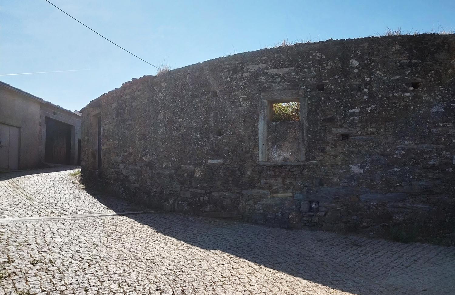 Rua Monte do Meio em Retaxo