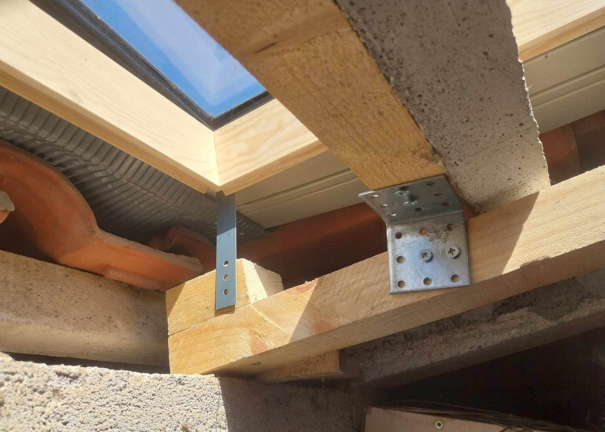 Fixação final da clarabóia Velux