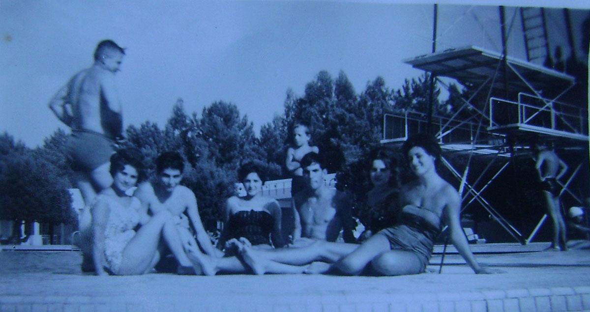 Minha mãe, Lidia Alves Nunes na Muxito com amigos