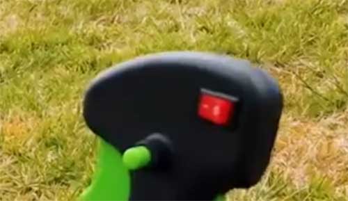 Colocar o botão de START na posição ON na roçadora