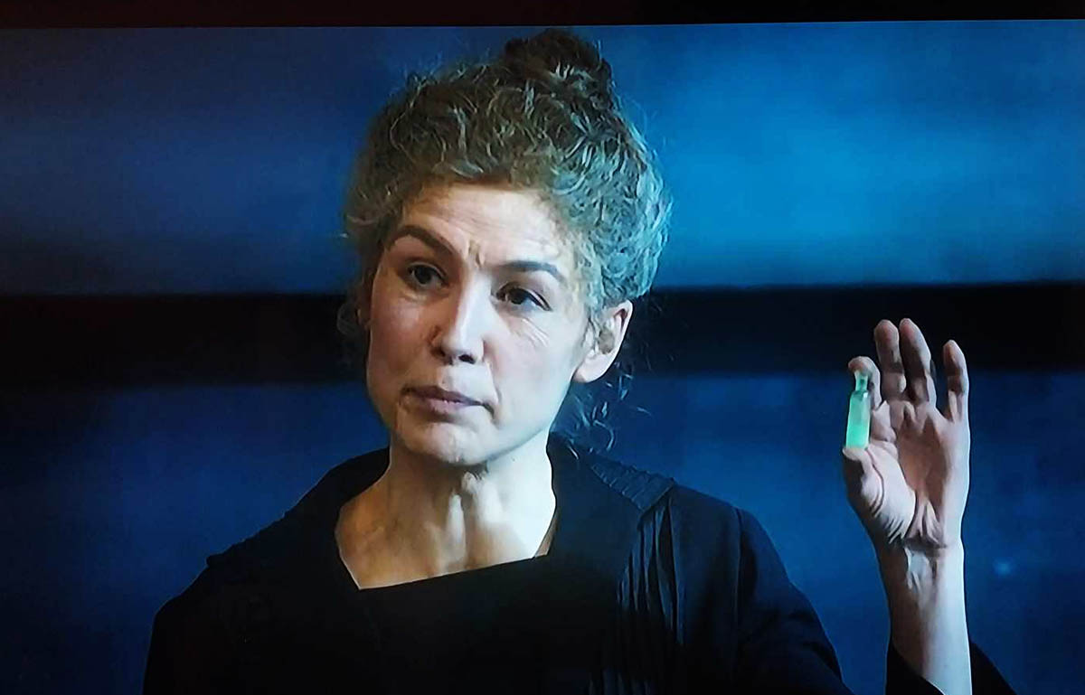 Madame Curie e o rádio de luz azul