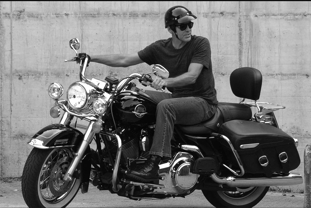O motard George Clooney