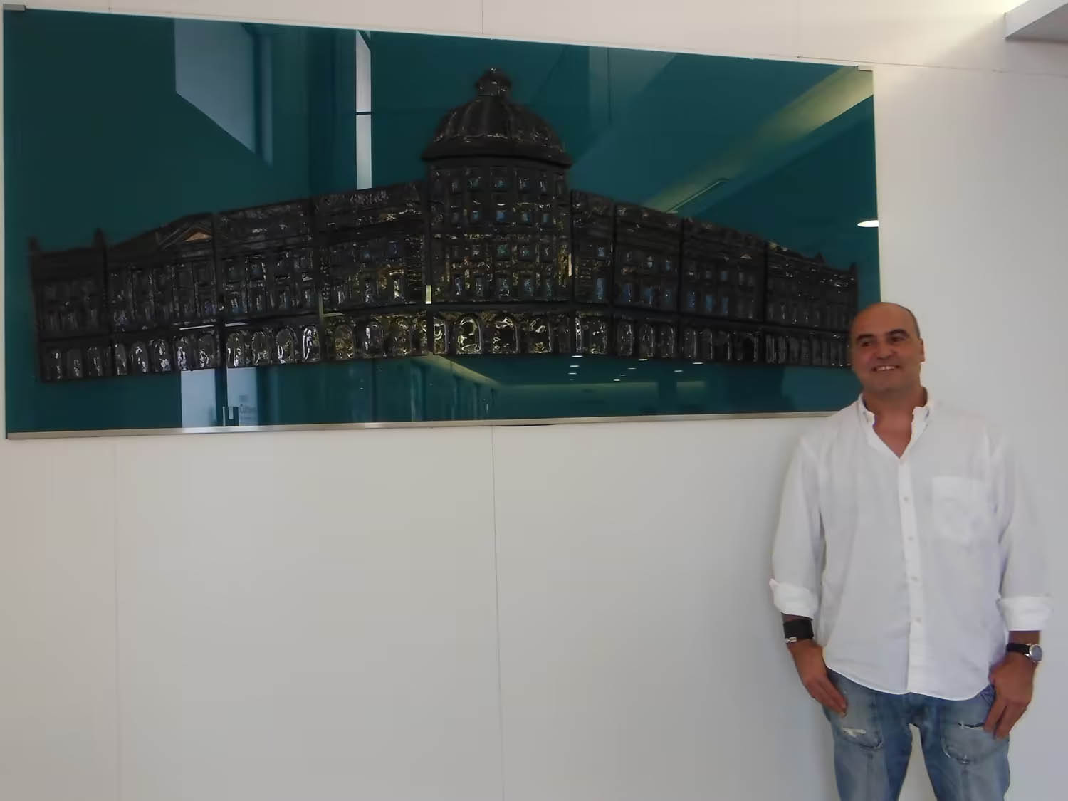 Painel cerâmico : Banco Nacional de Angola