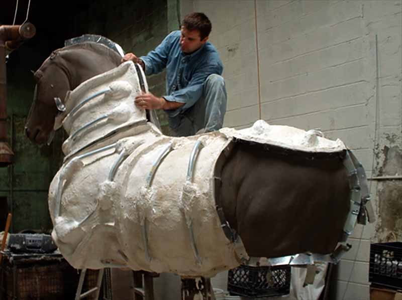 A cerâmica é a parente pobre no universo das artes plásticas.